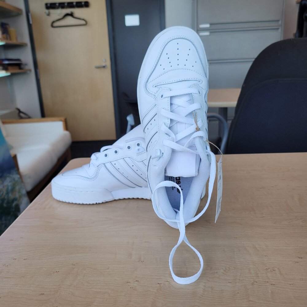 Adidas Originals Womens Rivalry Low Top Basketball Shoes - Picture 2 of 8